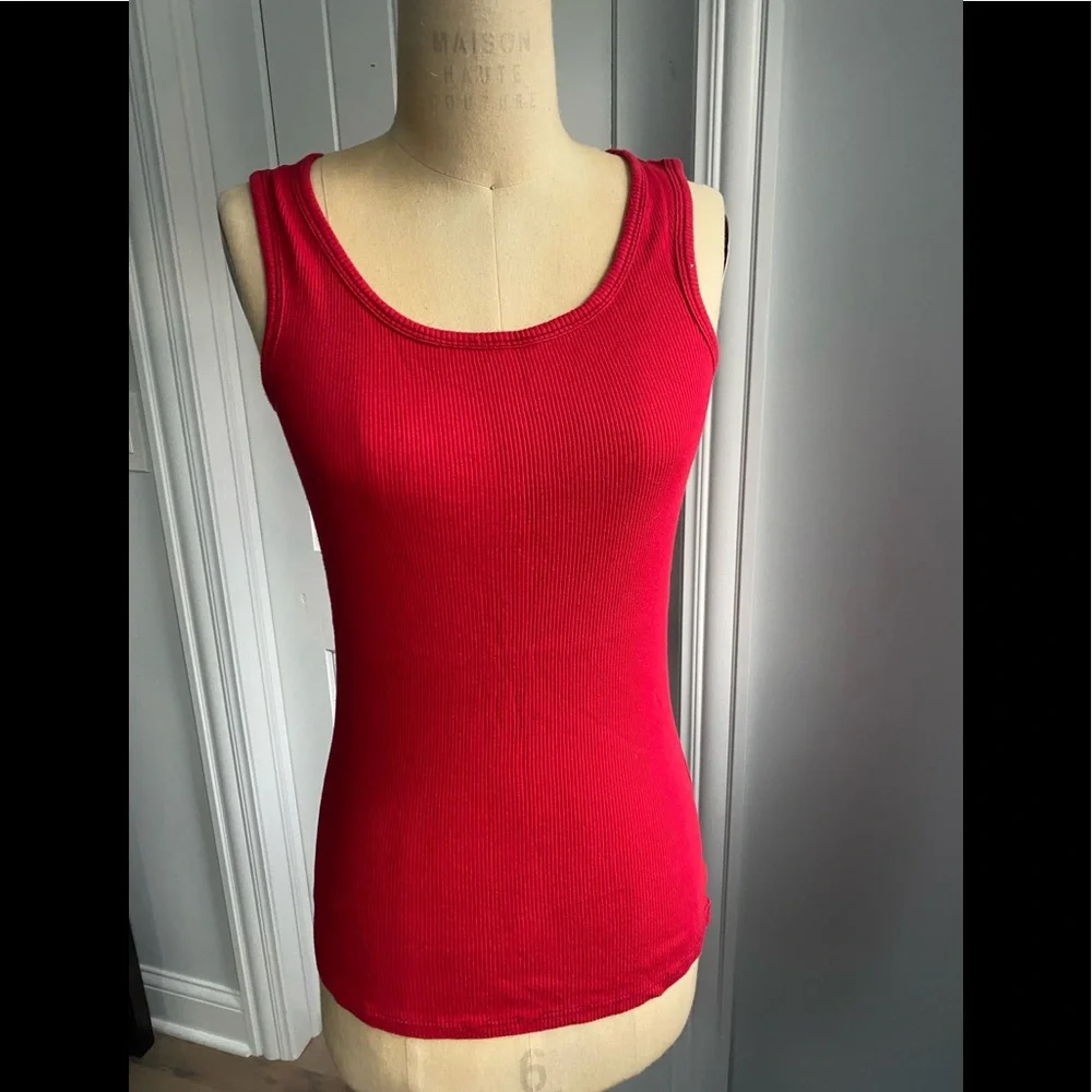 Motherhood Maternity and Old Navy Maternity tank tops size M